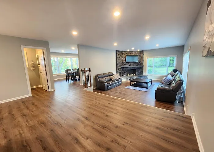 Luxury Getaway * Willowbrook